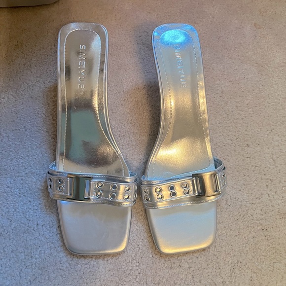 2for $20 New Sliver 3” Heels - Picture 4 of 4